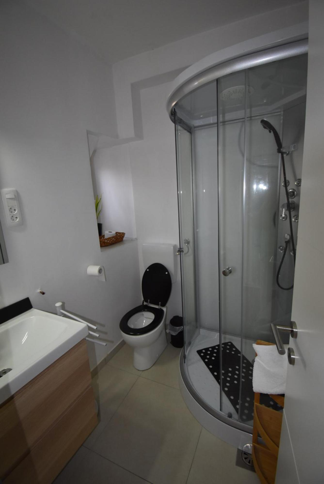 Apartments Free Alps, Massage & Wine 보베츠 외부 사진