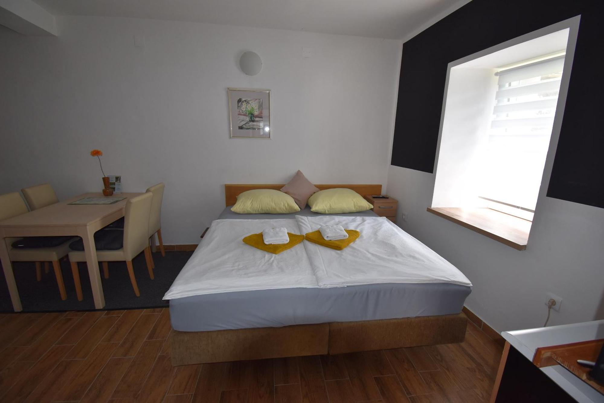Apartments Free Alps, Massage & Wine 보베츠 외부 사진