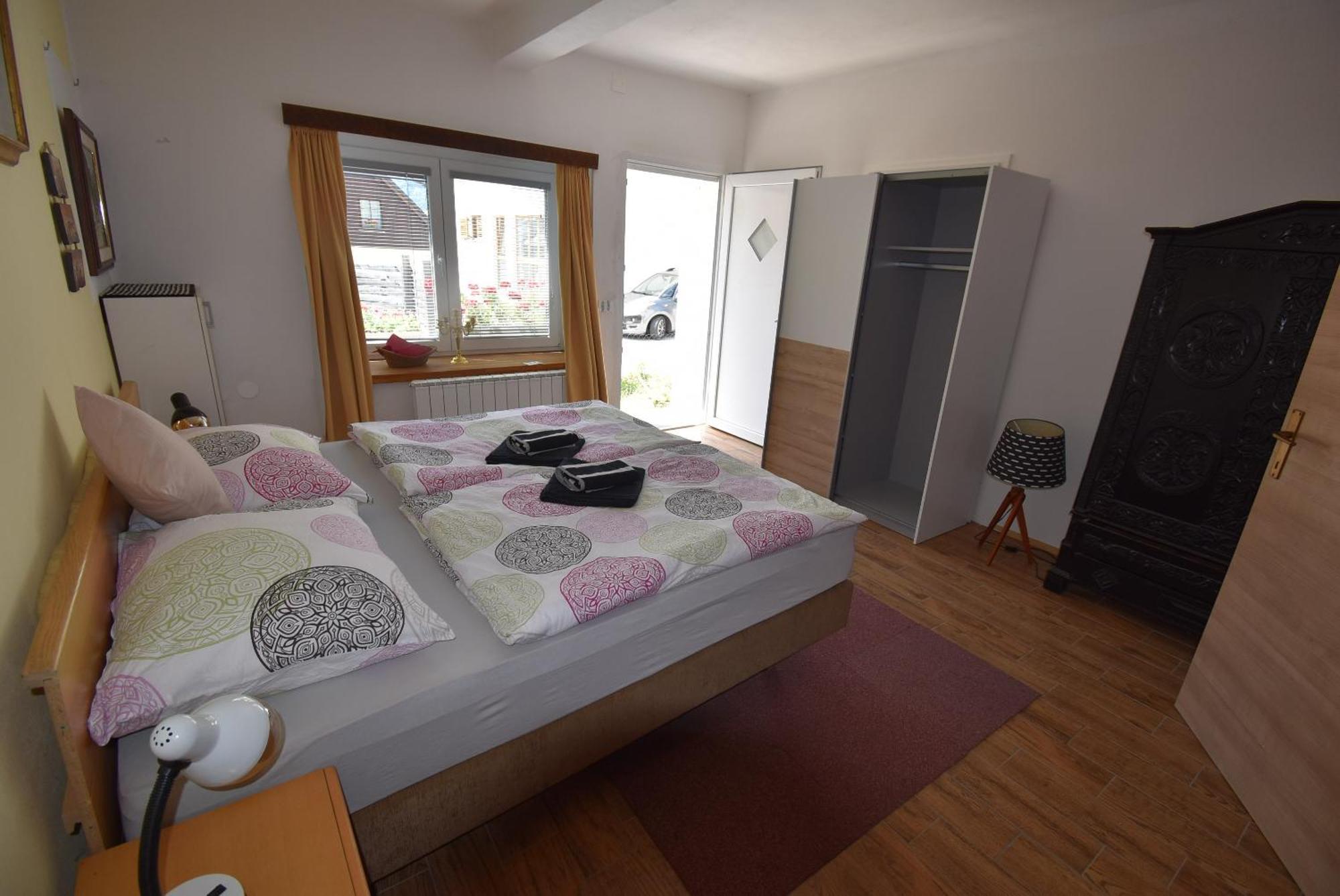 Apartments Free Alps, Massage & Wine 보베츠 외부 사진
