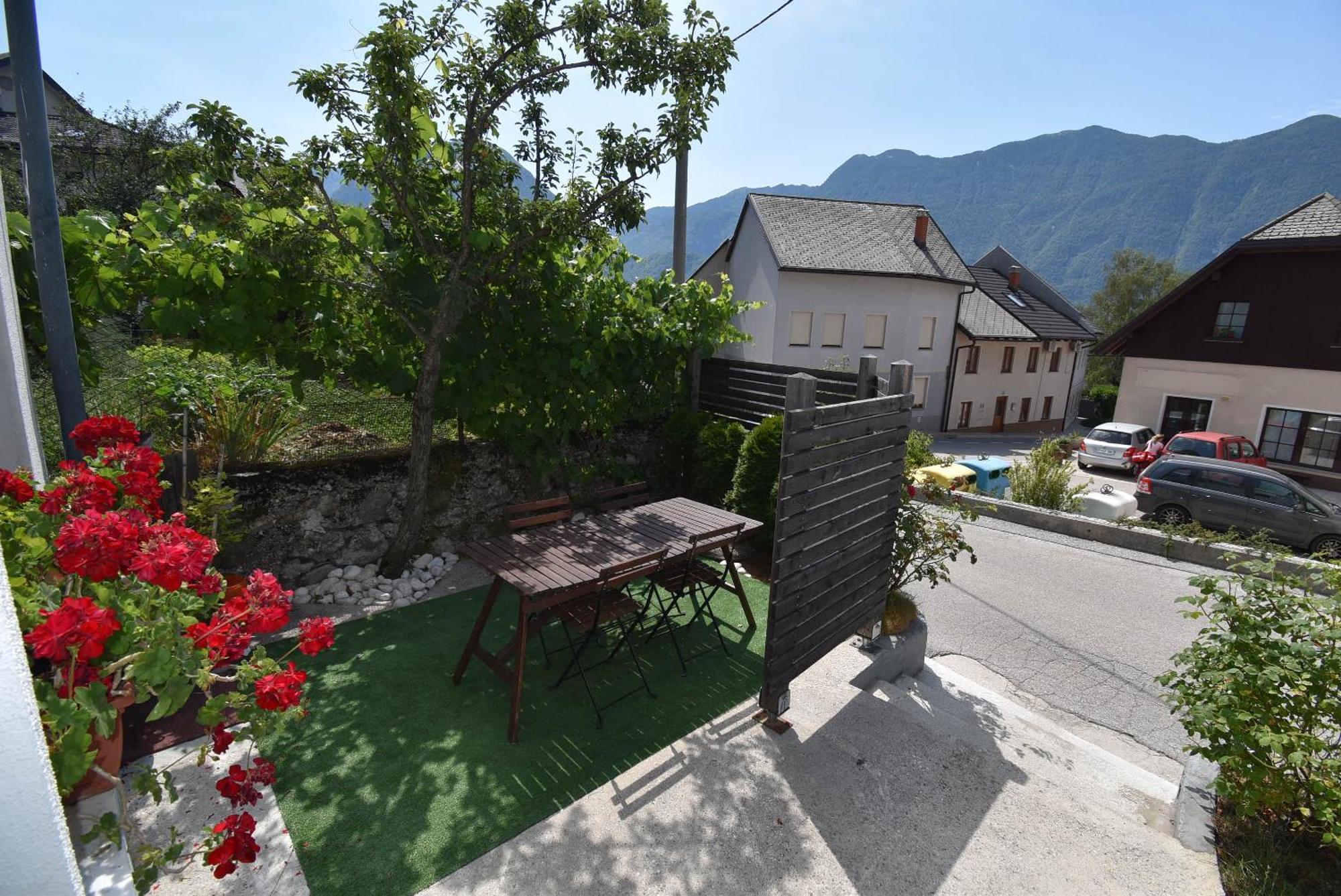 Apartments Free Alps, Massage & Wine 보베츠 외부 사진