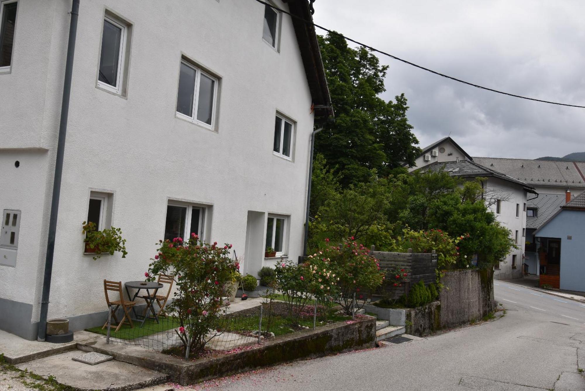 Apartments Free Alps, Massage & Wine 보베츠 외부 사진