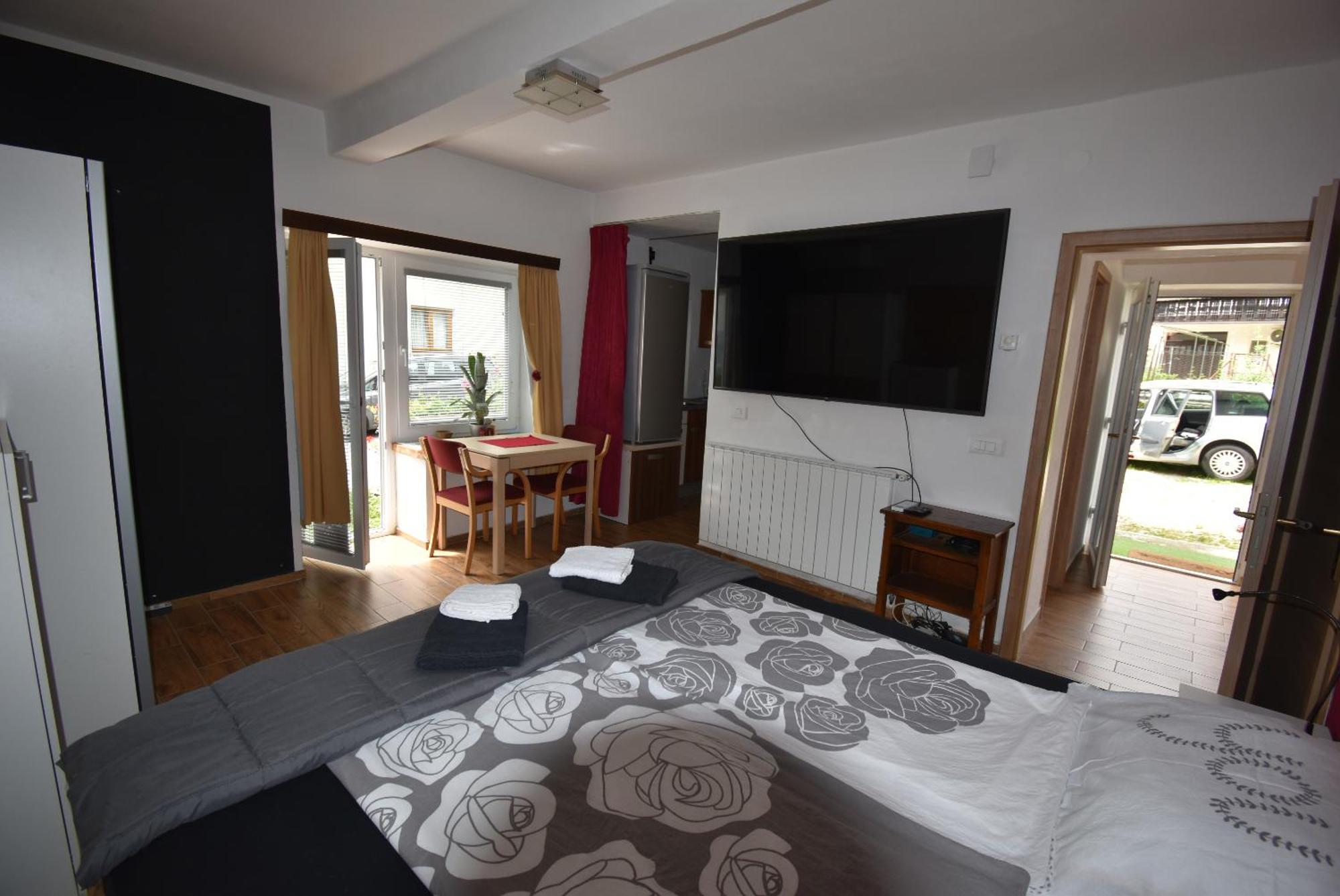 Apartments Free Alps, Massage & Wine 보베츠 외부 사진